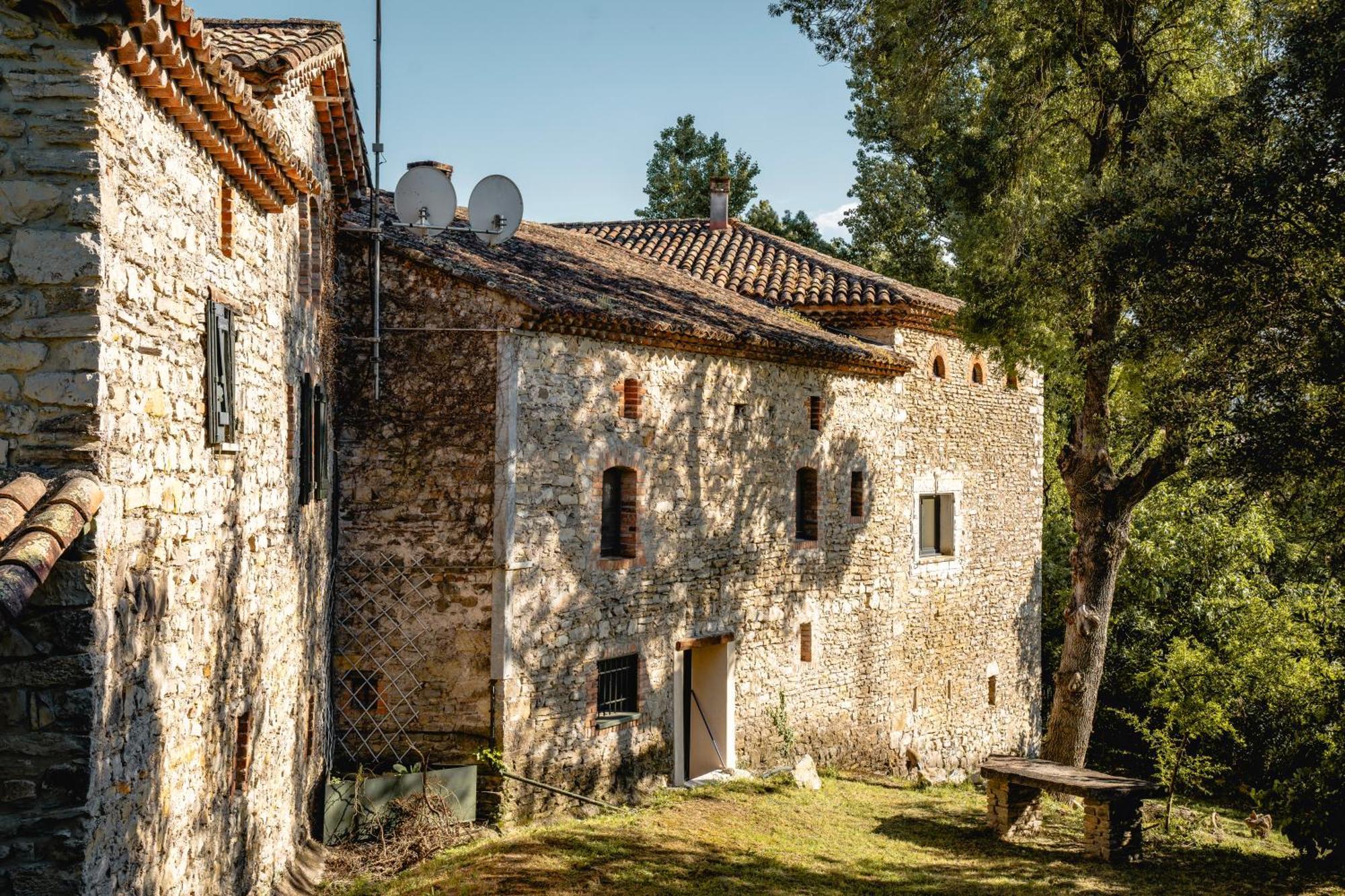 Les Terres Aoyama Saint Julien Les Rosiers Exterior foto