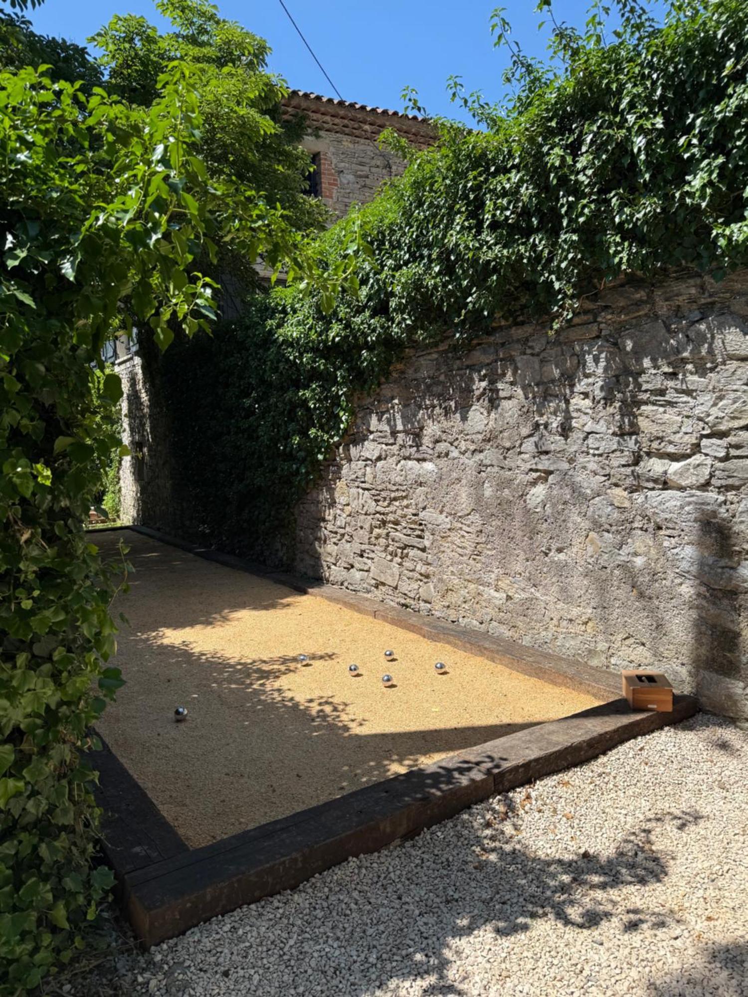Les Terres Aoyama Saint Julien Les Rosiers Exterior foto